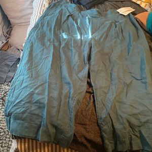 Athletes linen wide crop size 22